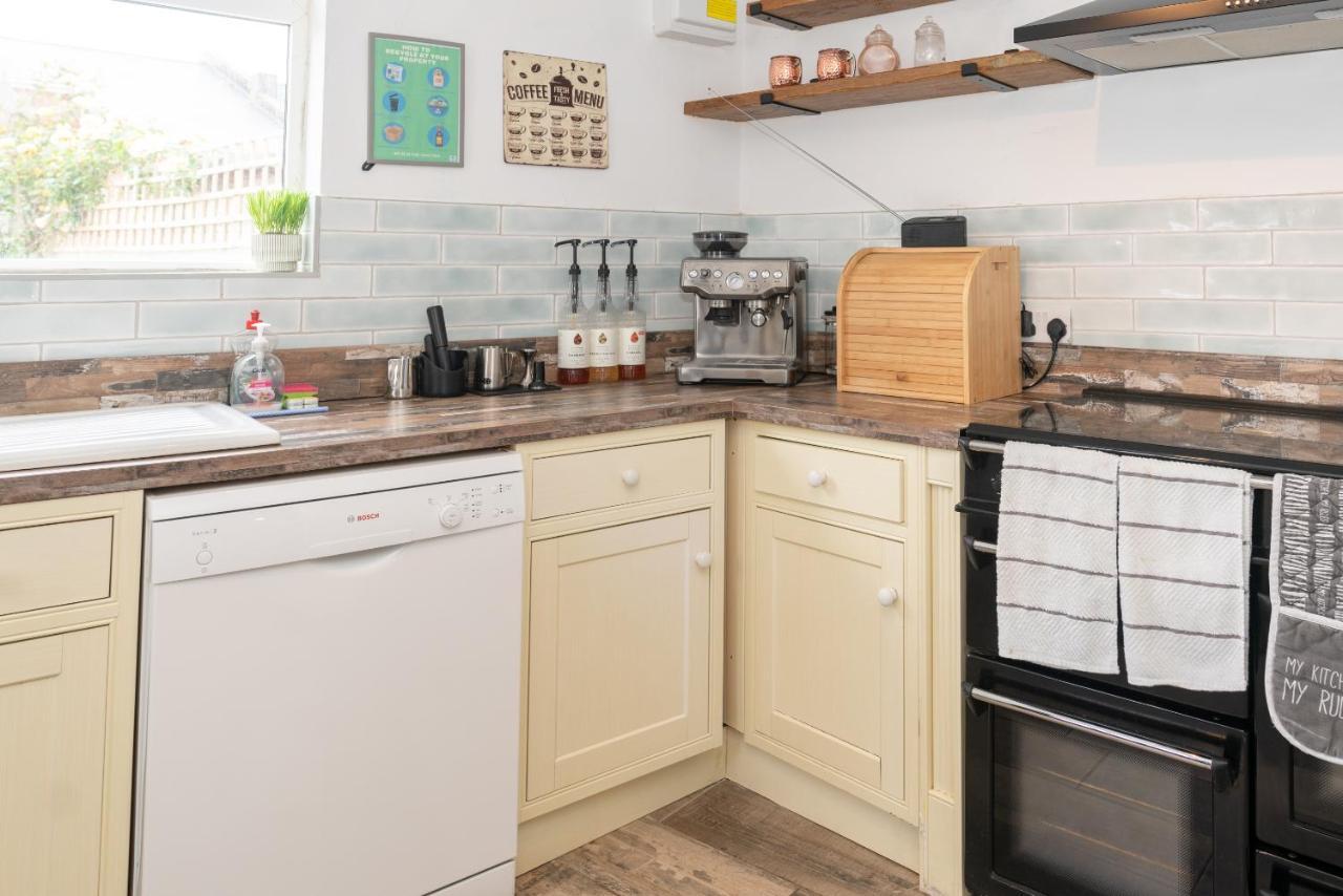 Belmont Villa - 4 Bed - Hot Tub Additional Cost - Sleeps 10-Tjs22Bv Ilfracombe Exterior foto